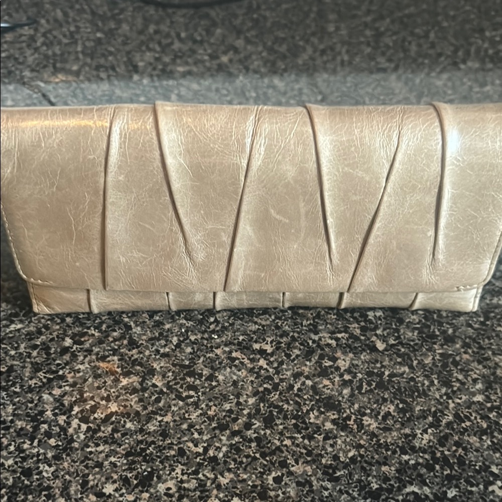 Hobo Elegant Cream Clutch wallet